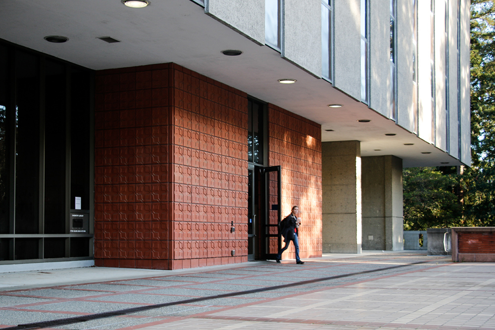 Visitor leaves Chemistry Library