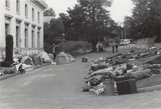 Photo of Sproul Plaza, UC Berkeley during South Africa divestment protests