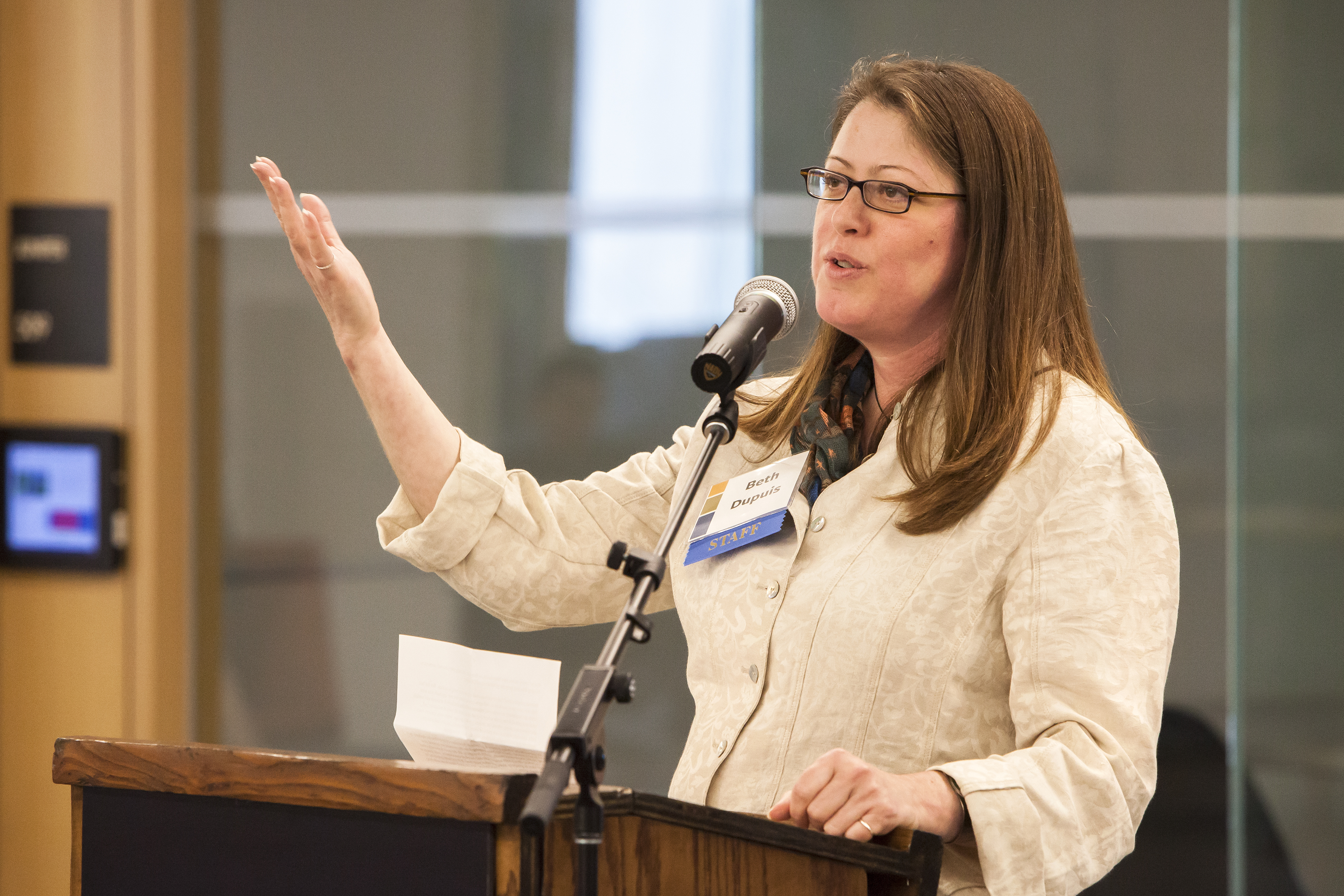 Elizabeth Dupuis speaks in 2017