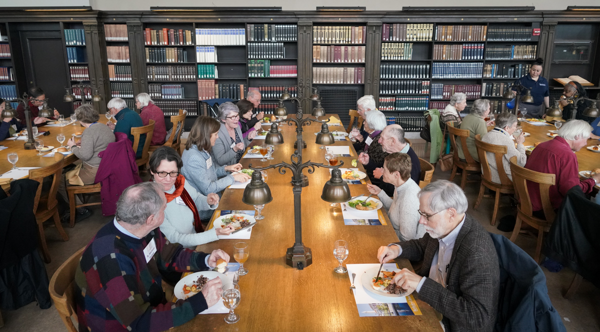 attendees eat lunch in the Doe Library